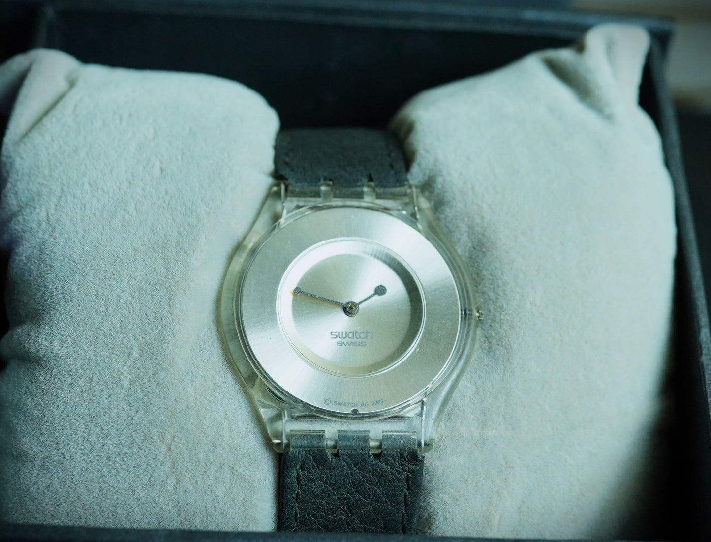 Ultra-Thin Watch for a Sleek Look