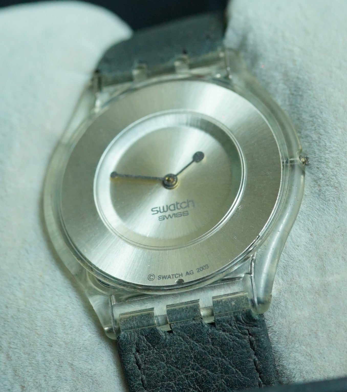 Ultra-Thin Watch for a Sleek Look